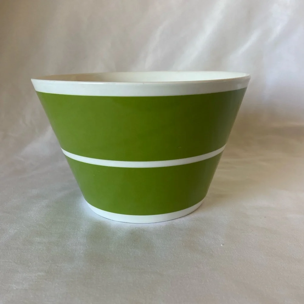 (1) Crate&Barrel ceramic bowl